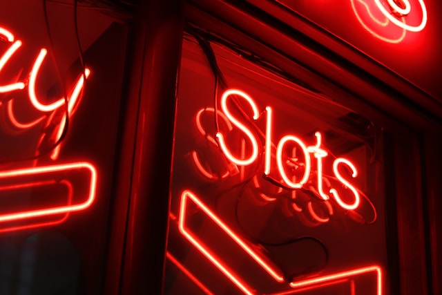 Slots lamp sign